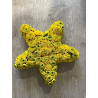 Arreglo floral en forma de estrella - Imagen 1